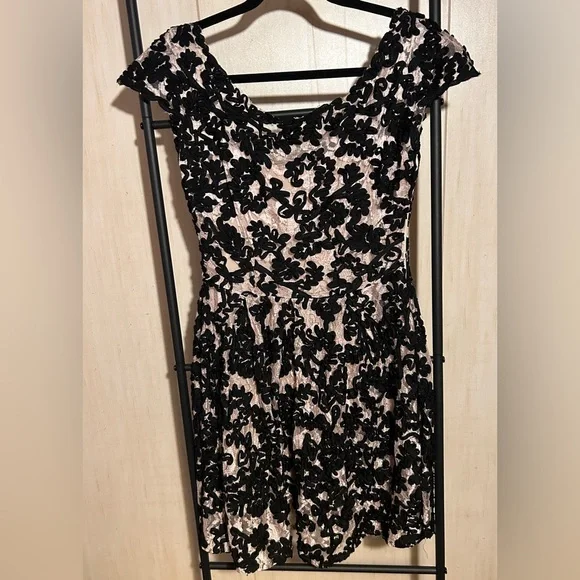 Yoana Baraschi Anthropologie Sheer Jardim Lace Dress Black Women’s Sz 4 - Picture 10 of 10